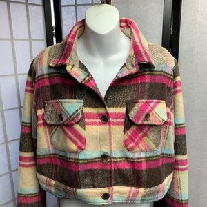 J19- 40 NWOT- Plaid (pink/black/cream) crop jacket